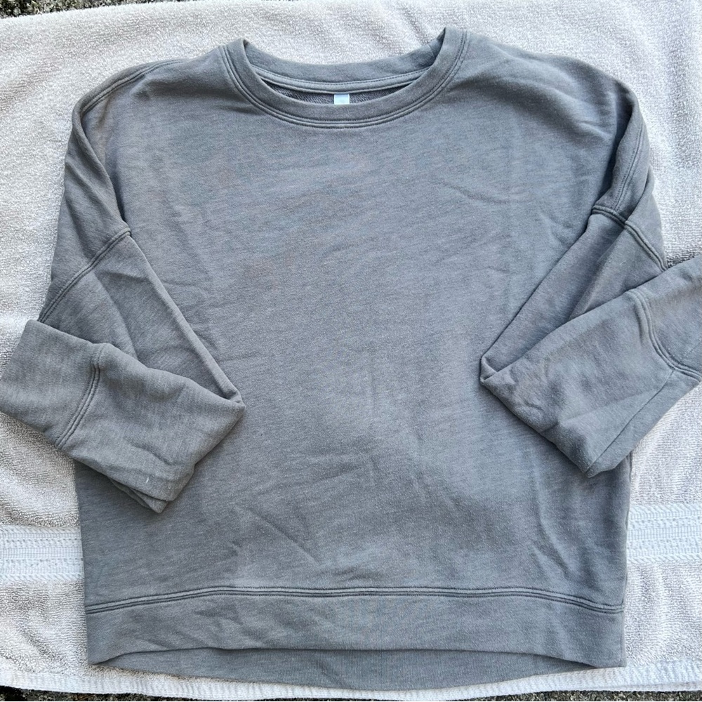 Fabletics Loose Fit Cropped Sweatshirt in Gray size Small - Picture 5 of 14